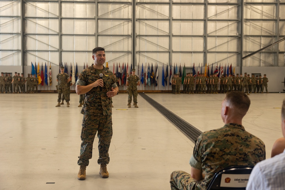 VMM-162 change of command ceremony