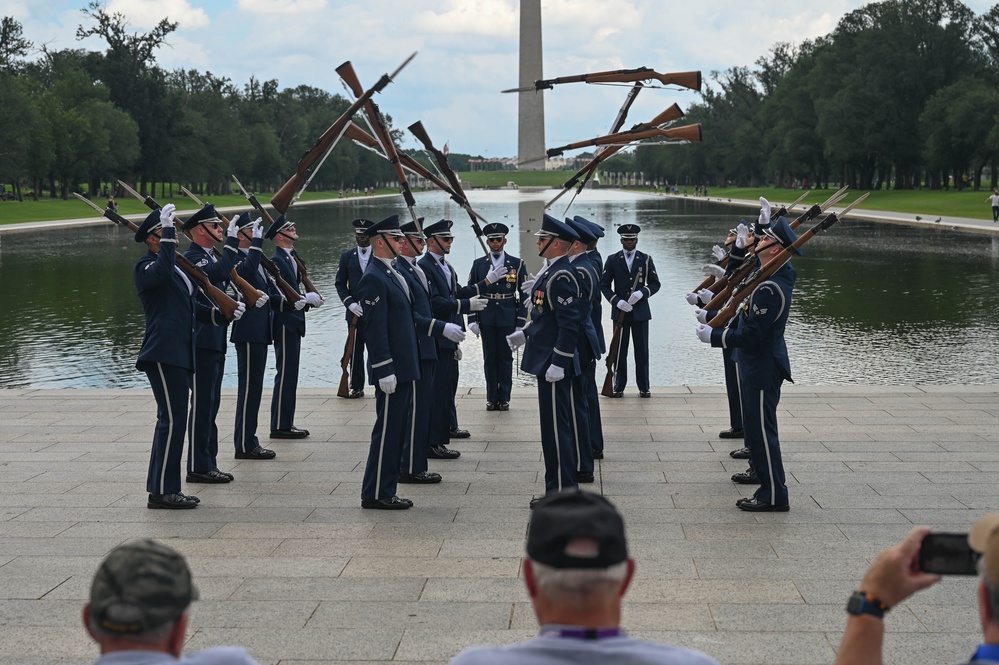 USAF Honor Guard Drill Team performs for Honor Flight Chicago veterans