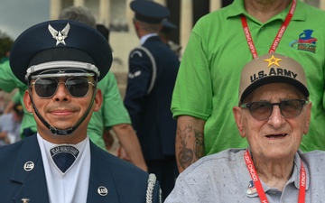 USAF Honor Guard Drill Team performs for Honor Flight Chicago veterans