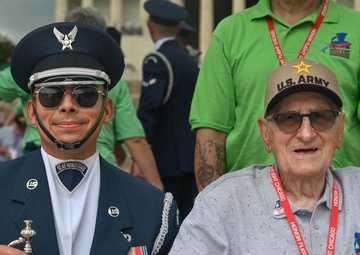 USAF Honor Guard Drill Team performs for Honor Flight Chicago veterans