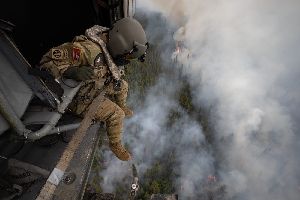 Alaska Army National Guard aviators help fight Alaska wildfires