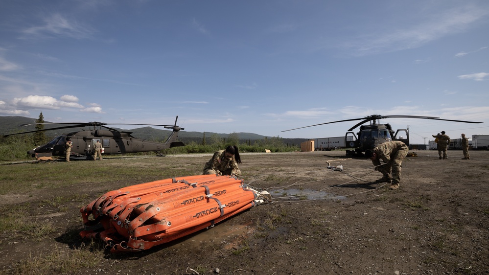 Alaska Army National Guard aviators help fight Alaska wildfires