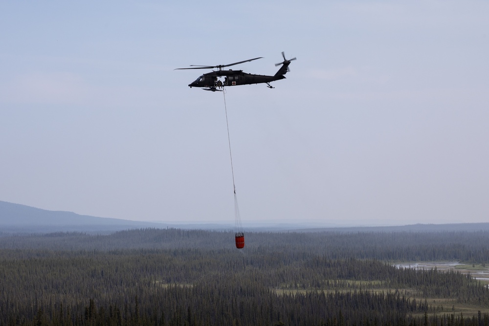 Alaska Army National Guard aviators help fight Alaska wildfires
