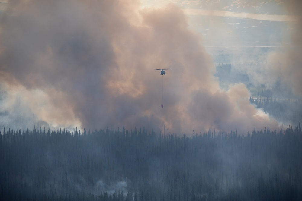 Alaska Army National Guard aviators help fight Alaska wildfires