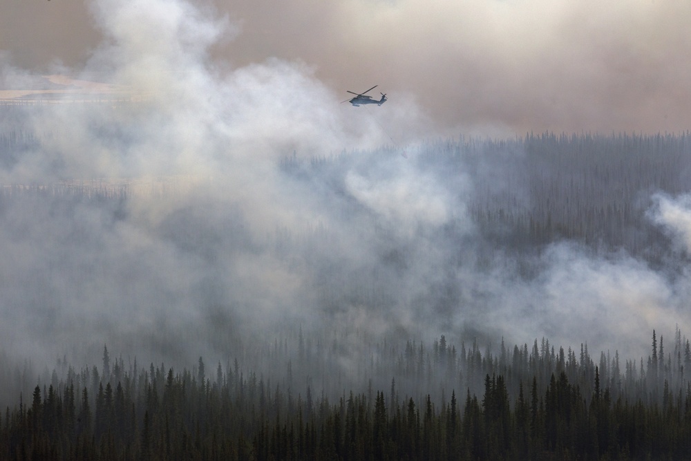 Alaska Army National Guard aviators help fight Alaska wildfires