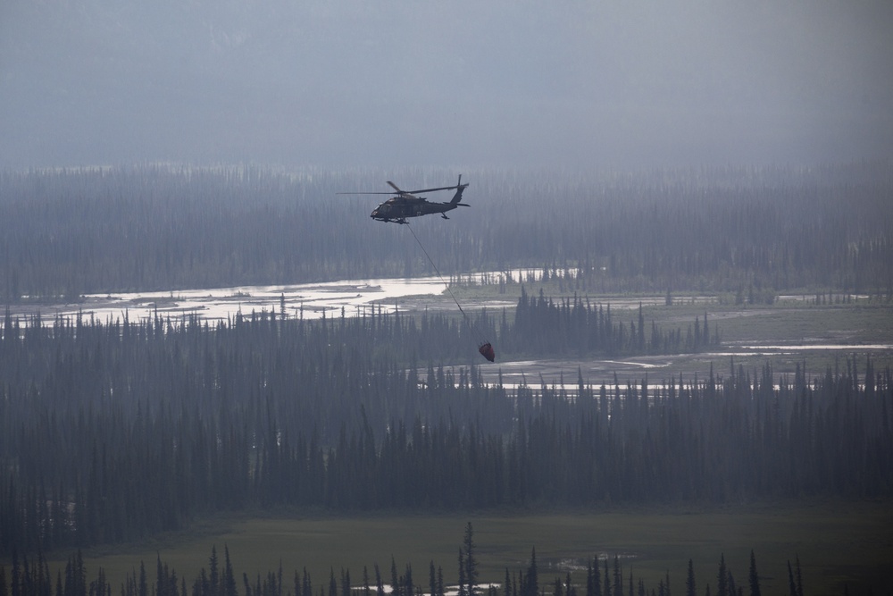 Alaska Army National Guard aviators help fight Alaska wildfires