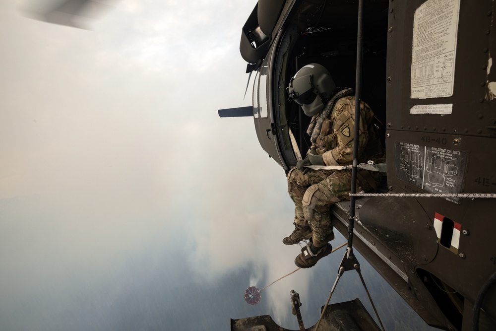Alaska Army National Guard aviators help fight Alaska wildfires
