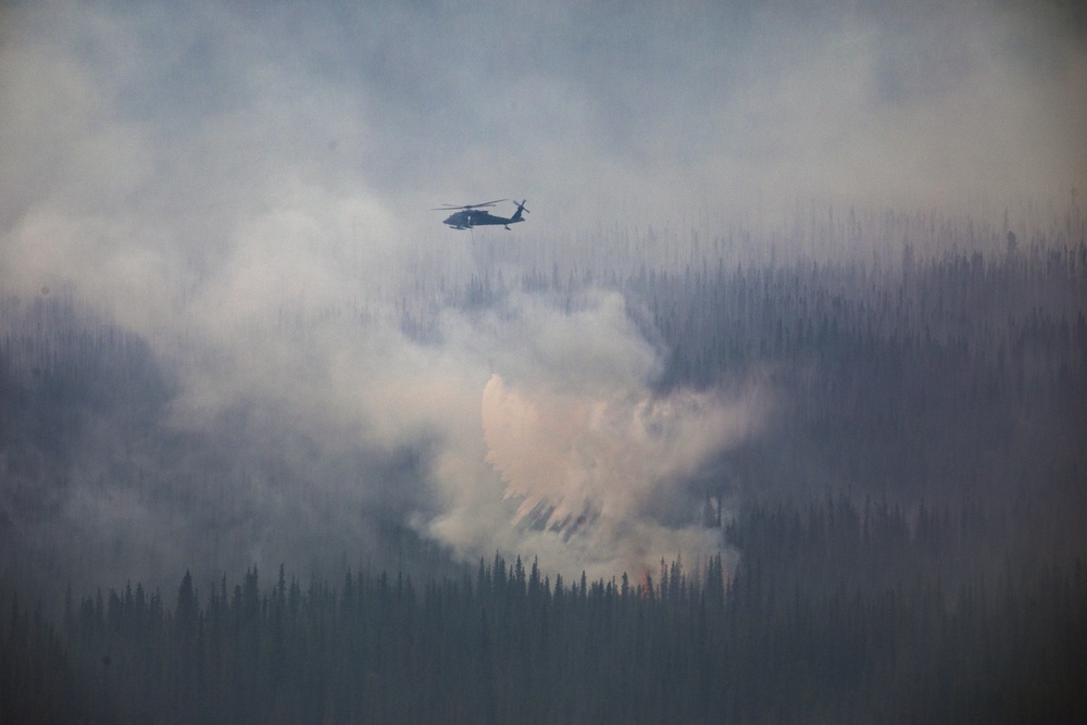 Alaska Army National Guard aviators help fight Alaska wildfires