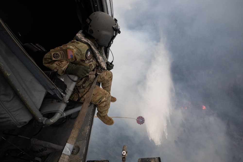 Alaska Army National Guard aviators help fight Alaska wildfires