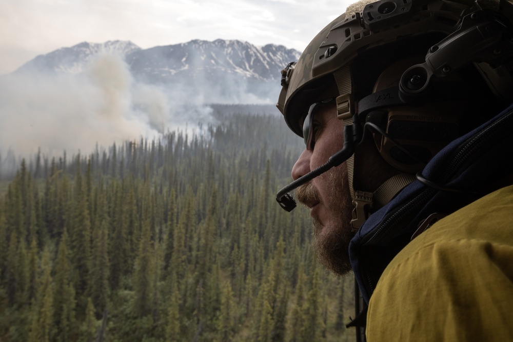 Alaska Army National Guard aviators help fight Alaska wildfires