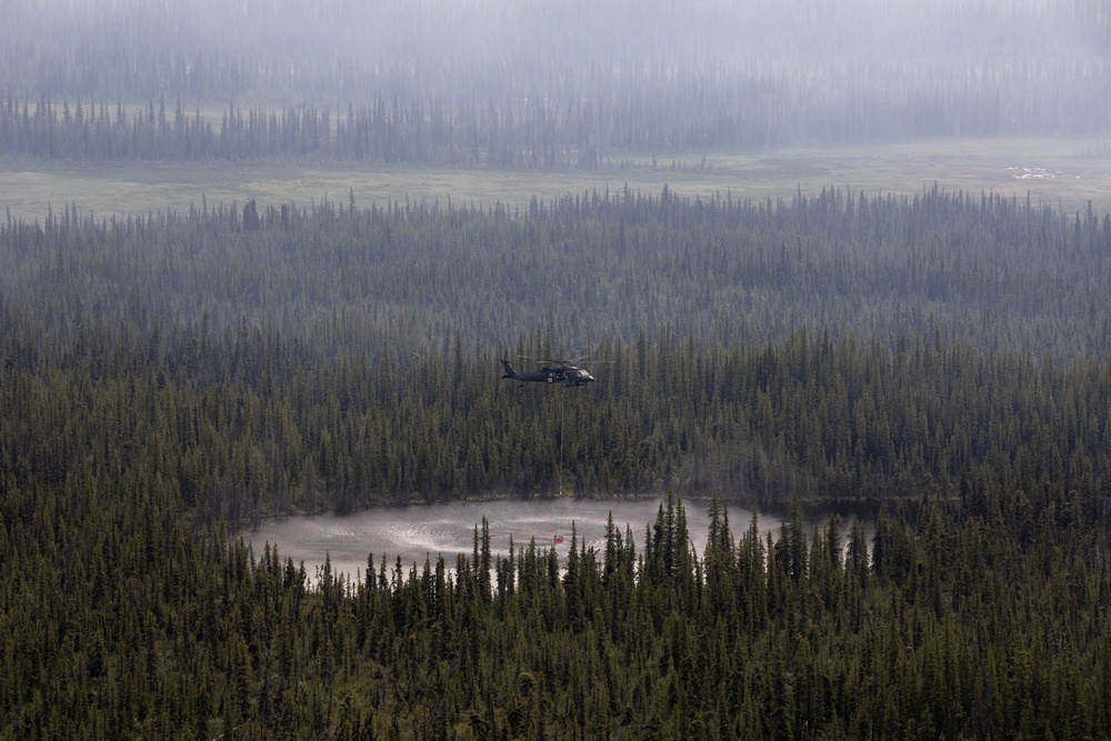 Alaska Army National Guard aviators help fight Alaska wildfires