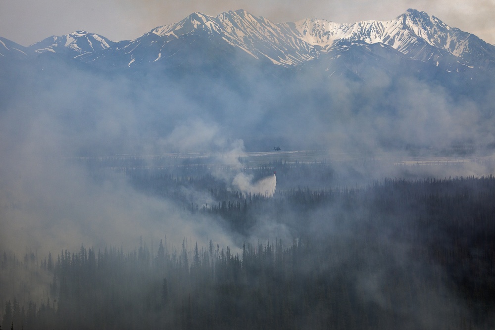 Alaska Army National Guard aviators help fight Alaska wildfires