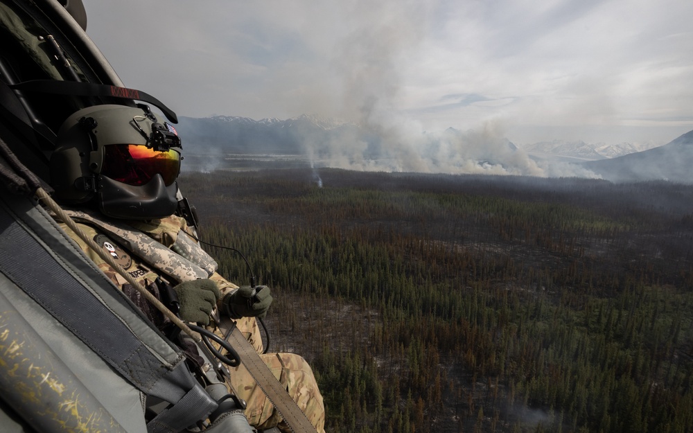 Alaska Army National Guard aviators help fight Alaska wildfires