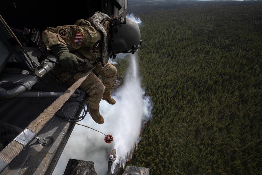 Alaska Army National Guard aviators help fight Alaska wildfires