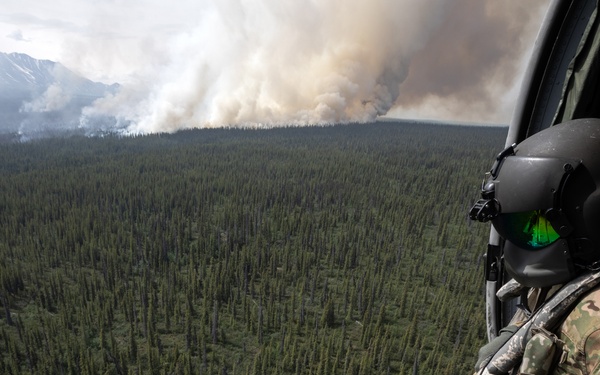 Alaska Army National Guard aviators help fight Alaska wildfires