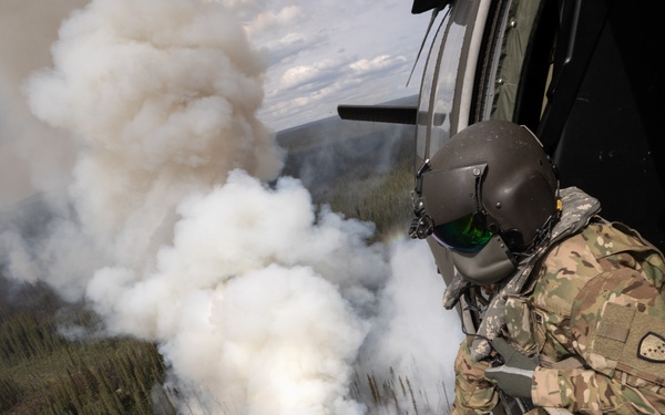Alaska Army National Guard aviators help fight Alaska wildfires