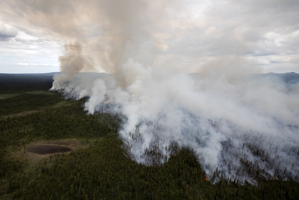 Alaska Army National Guard aviators help fight Alaska wildfires