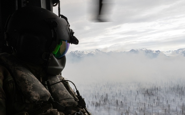 Alaska Army National Guard aviators help fight Alaska wildfires