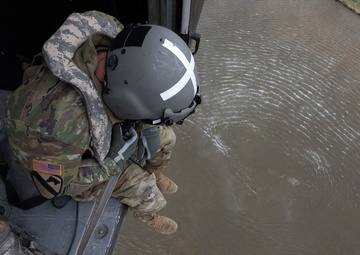 Alaska Army National Guard aviators help fight Alaska wildfires