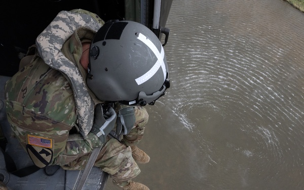 Alaska Army National Guard aviators help fight Alaska wildfires