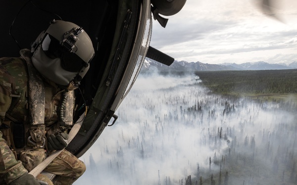 Alaska Army National Guard aviators help fight Alaska wildfires