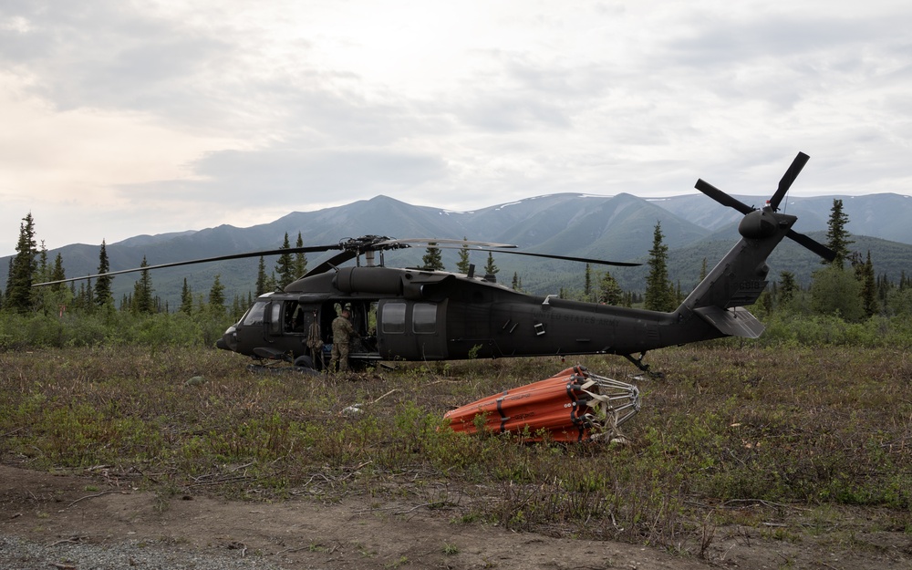 Alaska Army National Guard aviators help fight Alaska wildfires