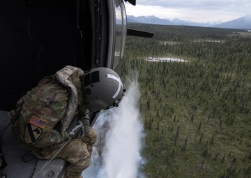 Alaska Army National Guard aviators help fight Alaska wildfires