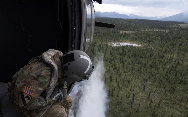 Alaska Army National Guard aviators help fight Alaska wildfires