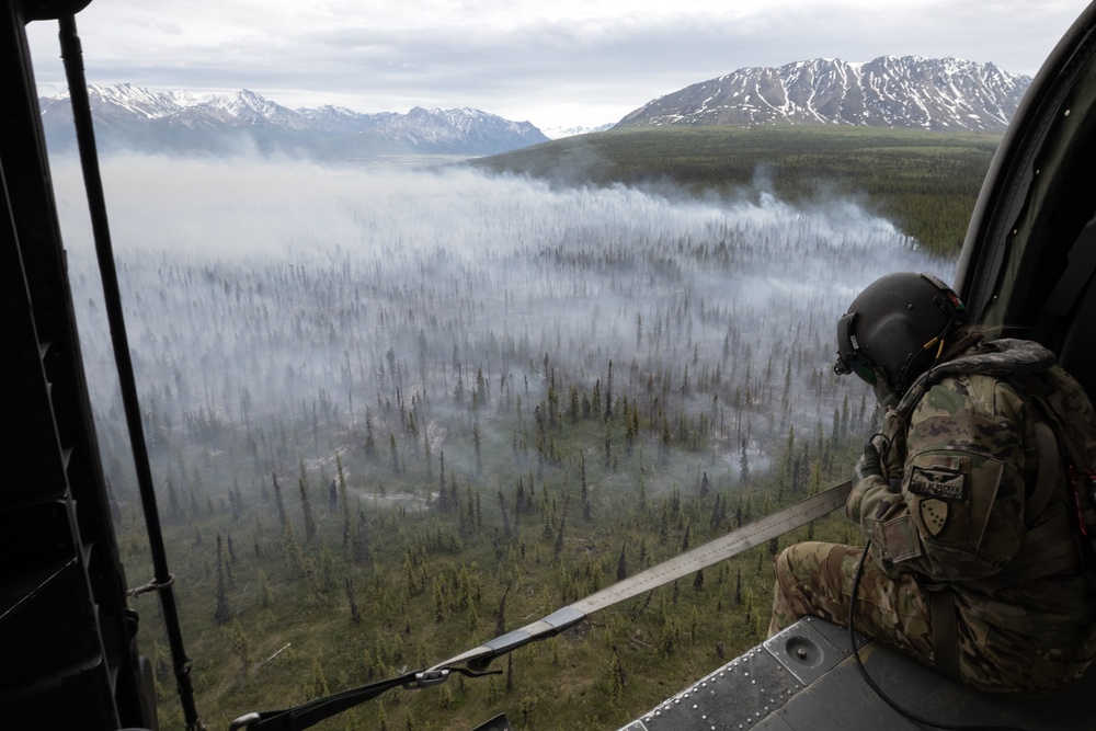Alaska Army National Guard aviators help fight Alaska wildfires