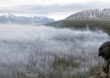 Alaska Army National Guard aviators help fight Alaska wildfires