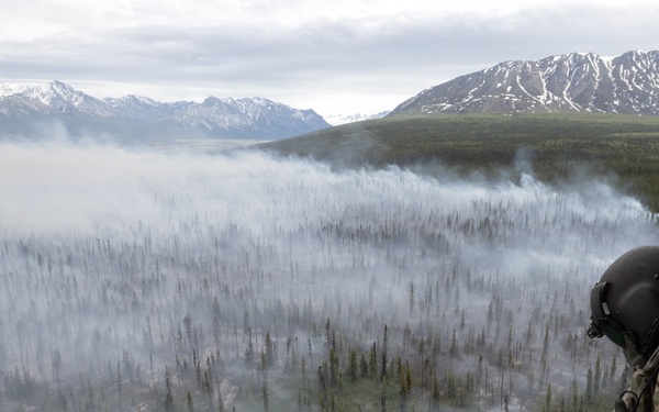 Alaska Army National Guard aviators help fight Alaska wildfires