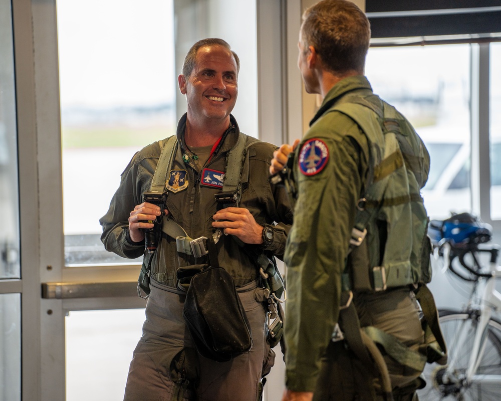 Mayor TenHaken visits 114th Fighter Wing