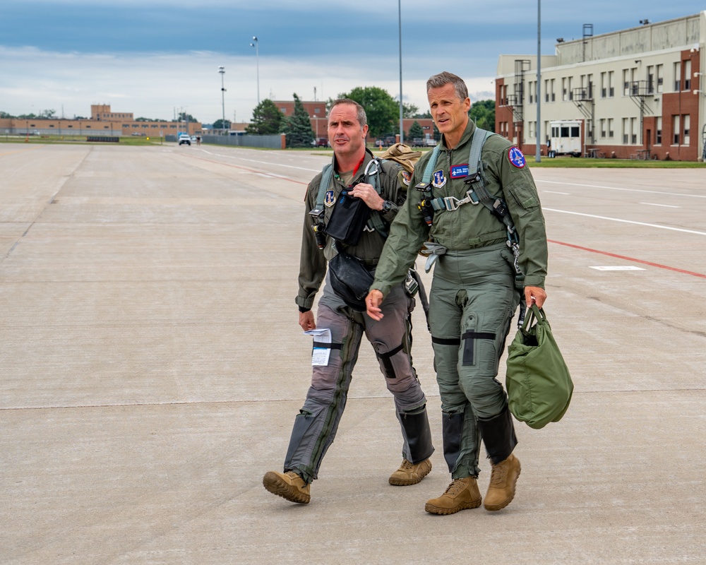 Mayor TenHaken visits 114th Fighter Wing