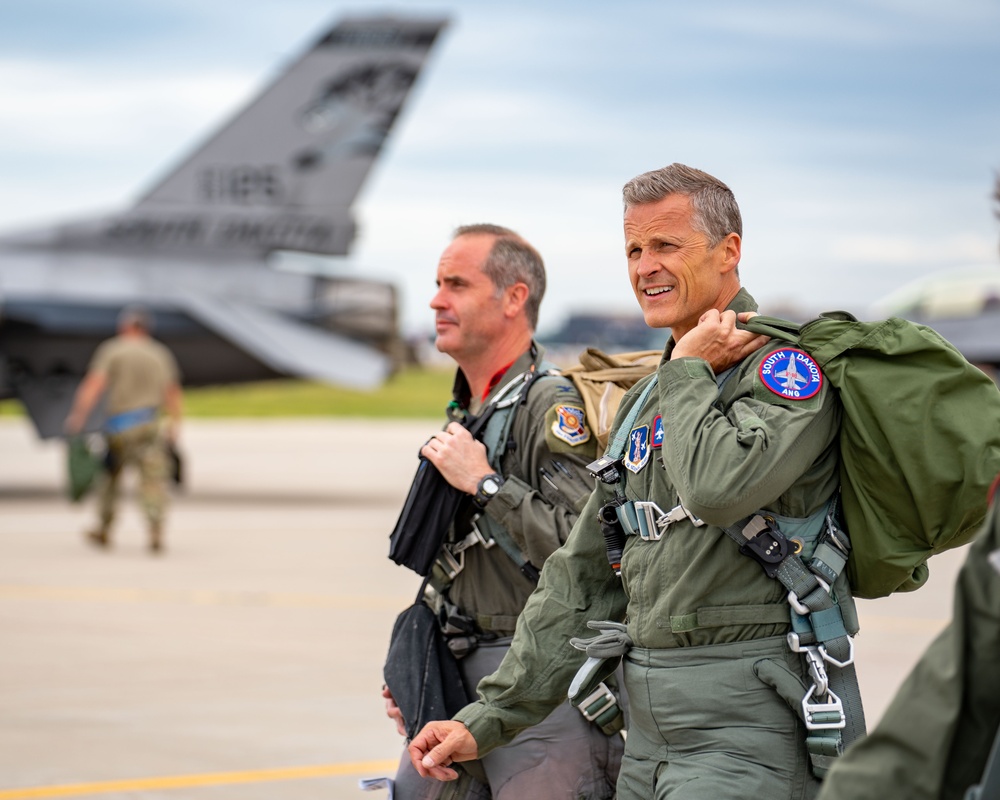 Mayor TenHaken visits 114th Fighter Wing