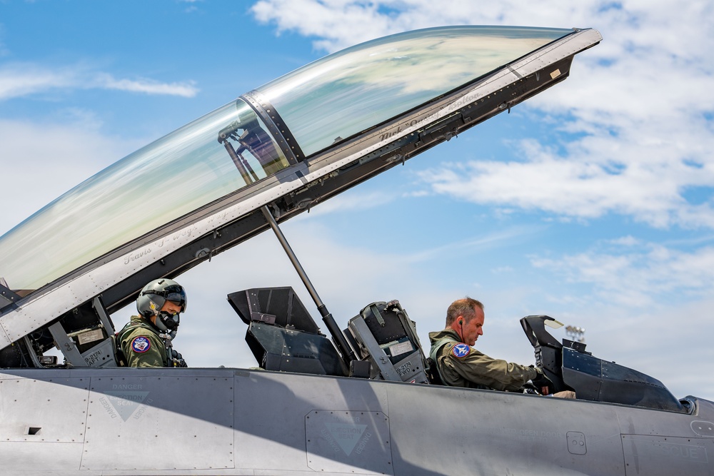 Mayor TenHaken visits 114th Fighter Wing