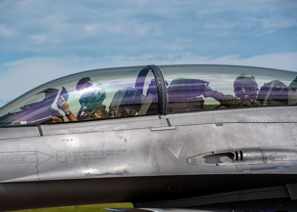 Mayor TenHaken visits 114th Fighter Wing