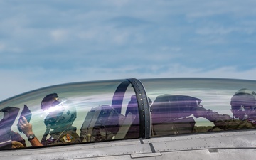 Mayor TenHaken visits 114th Fighter Wing