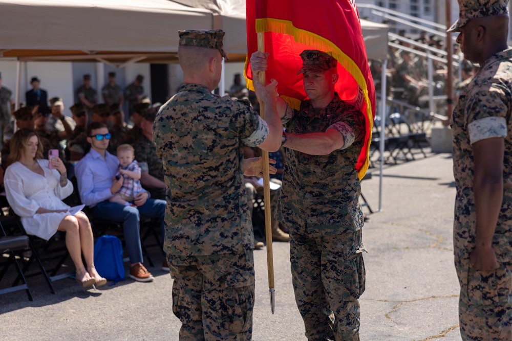 1st LAR holds change of command ceremony