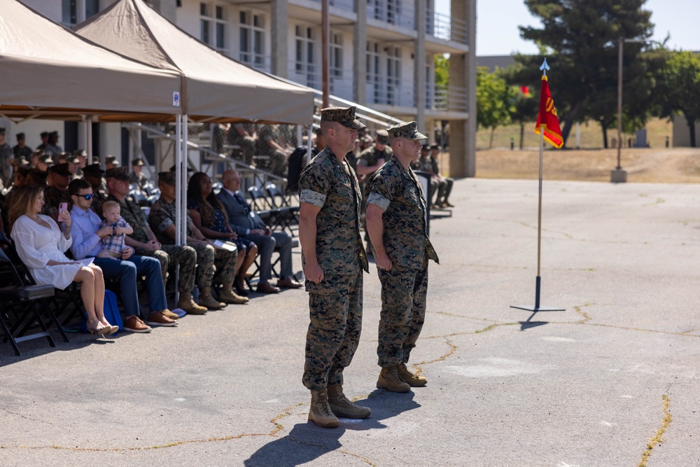 1st LAR holds change of command ceremony
