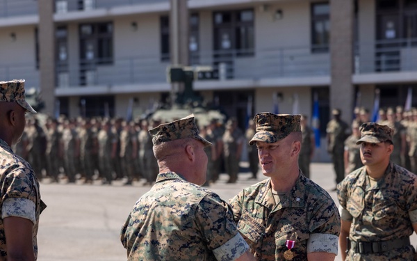 1st LAR holds change of command ceremony