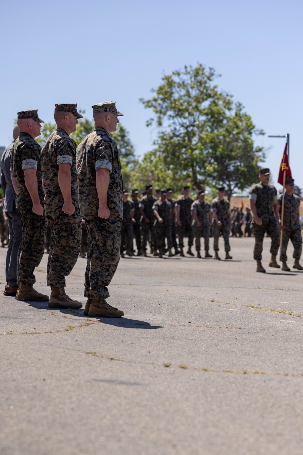 1st LAR holds change of command ceremony