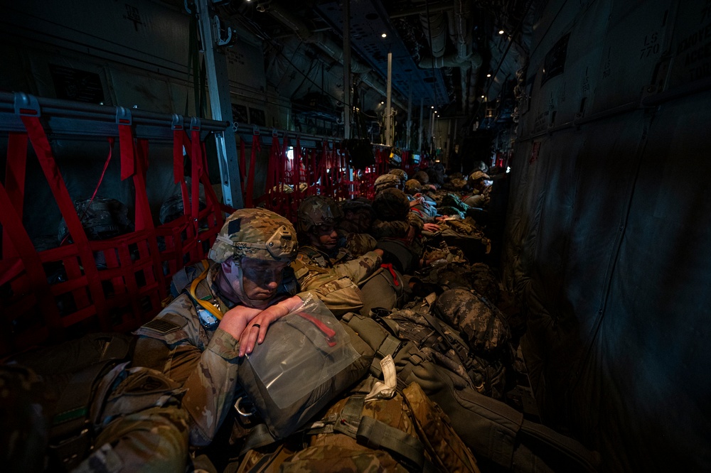 11th Airborne Division and 4th ANGLICO jump during RF-A 25-2