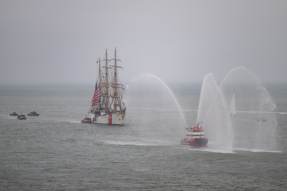 CGC Eagle Sails into San Francisco Bay