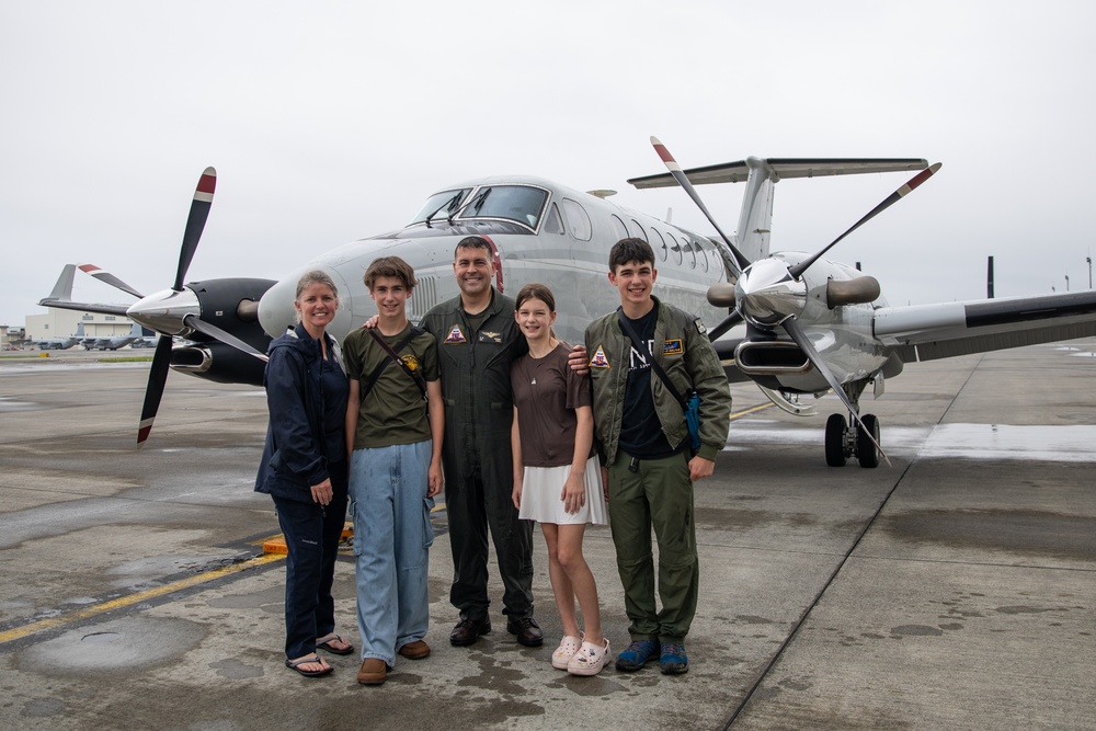 MCAS Iwakuni CO conducts final flight