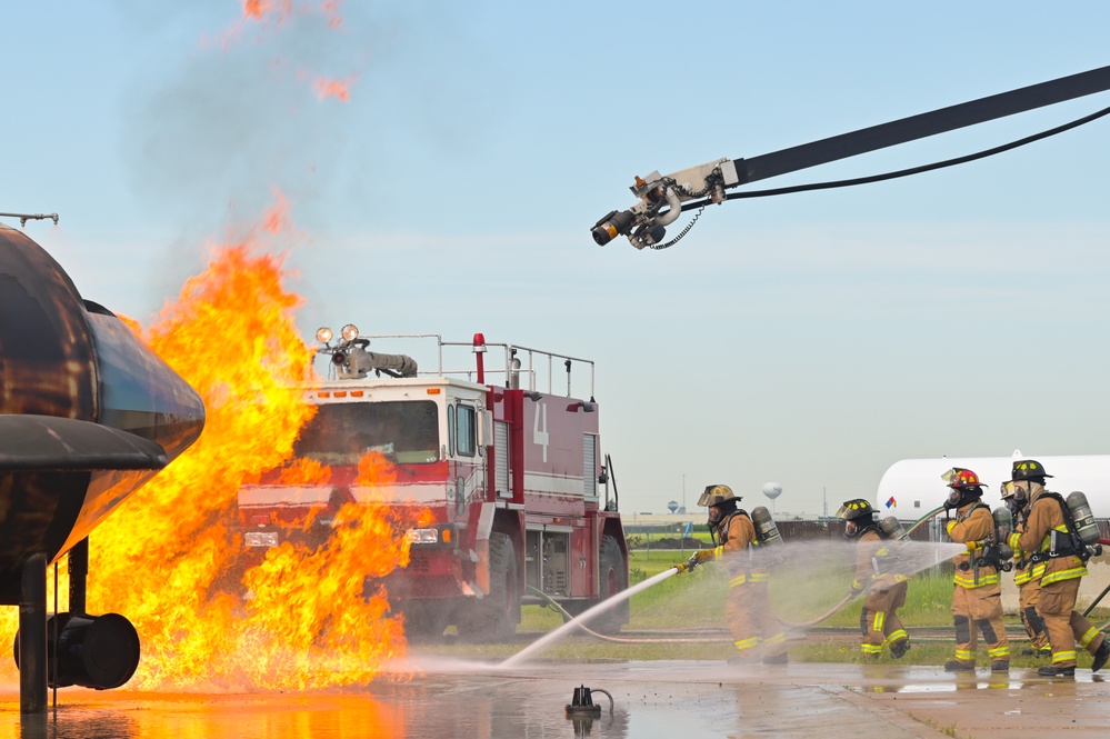 155th Civil Engineering Airmen Practice Combat Skills