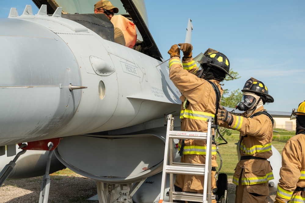 155th Civil Engineering Airmen Practice Combat Skills