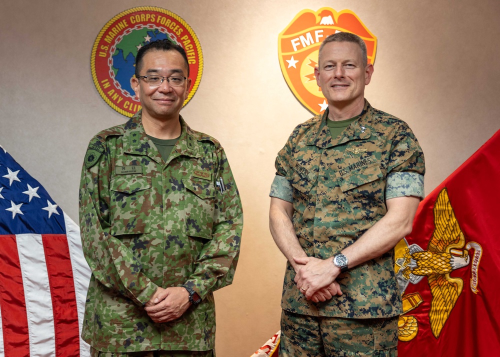 DCOMMARFORPAC meets with JGSDF DV