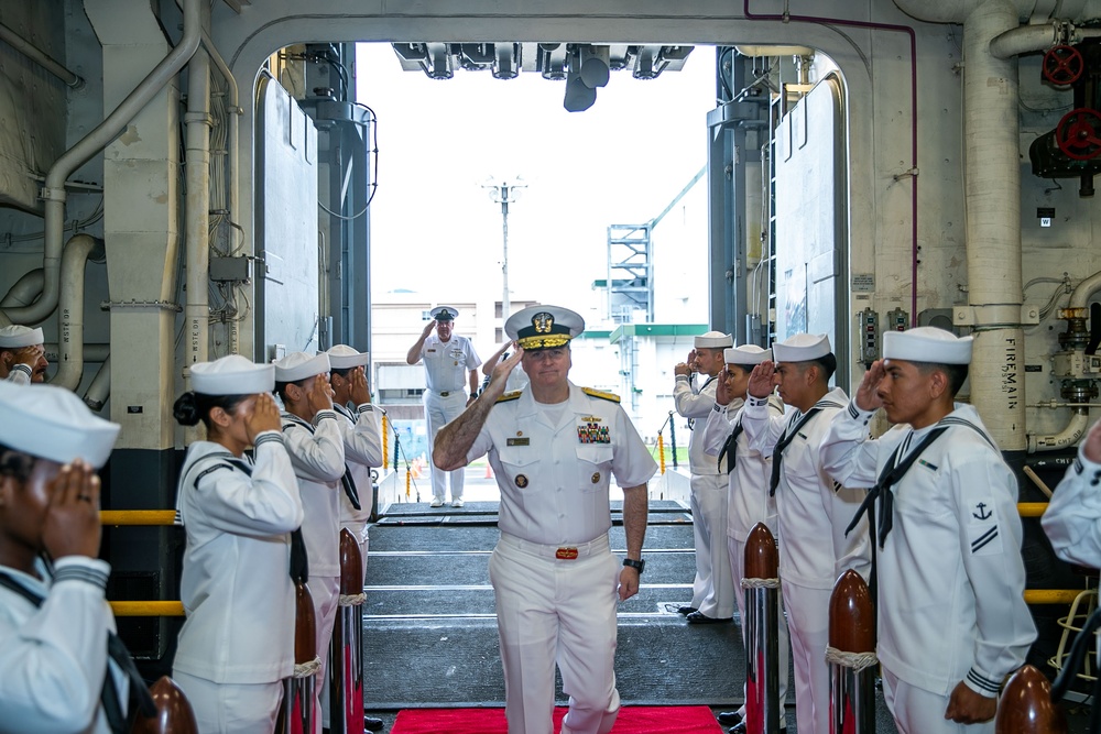Vice Adm. Fred W. Kacher, commander, U.S. 7th Fleet, visits USS Tripoli (LHA 7)