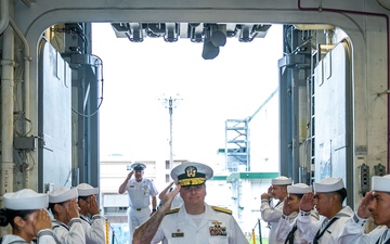 Vice Adm. Fred W. Kacher, commander, U.S. 7th Fleet, visits USS Tripoli (LHA 7)