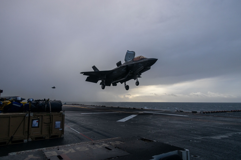 31st MEU | USS America conducts rapid flight operations